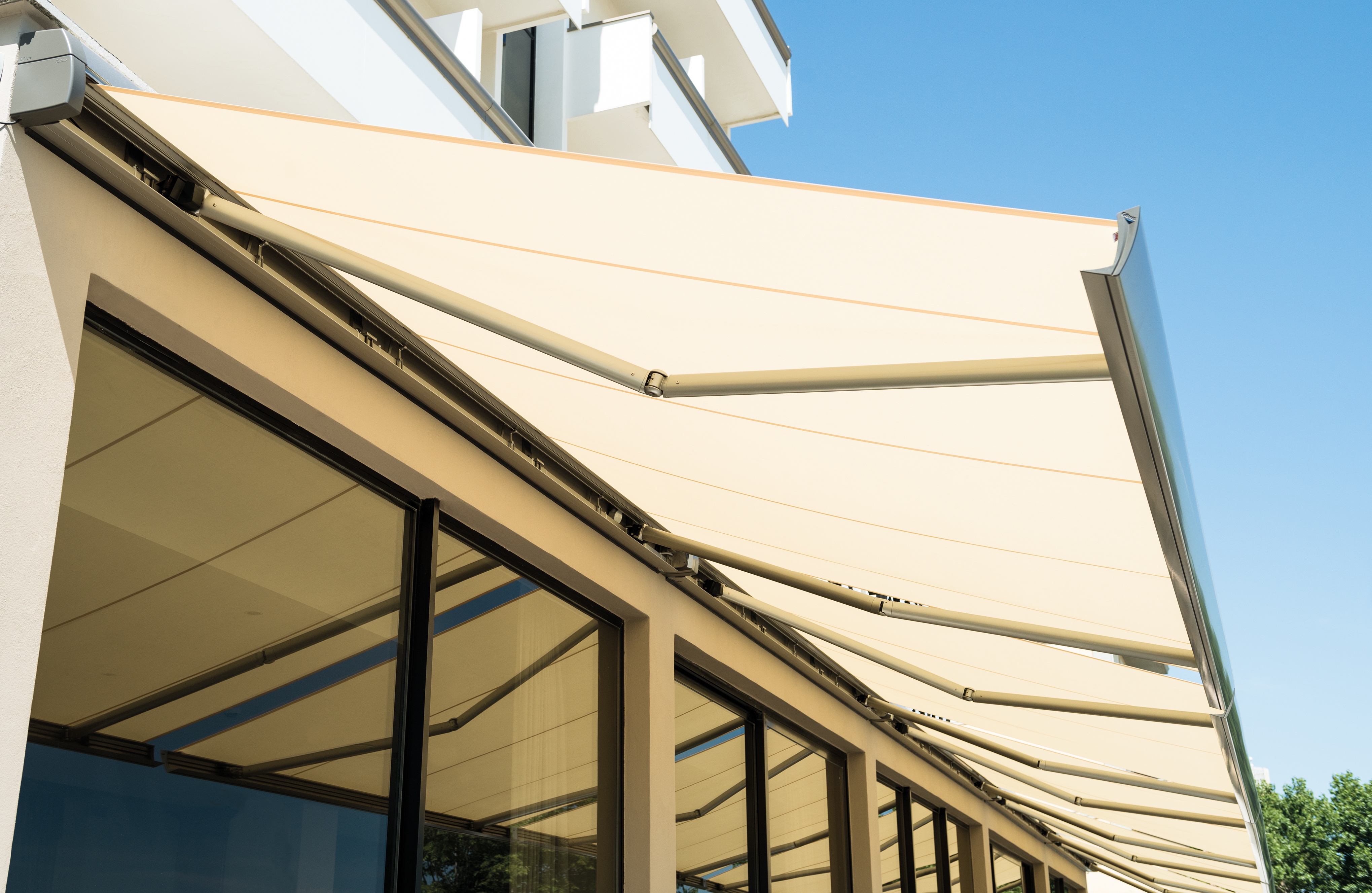 Retractable Awnings Euro Systems Dubai, UAE Qatar Saudi Arabia